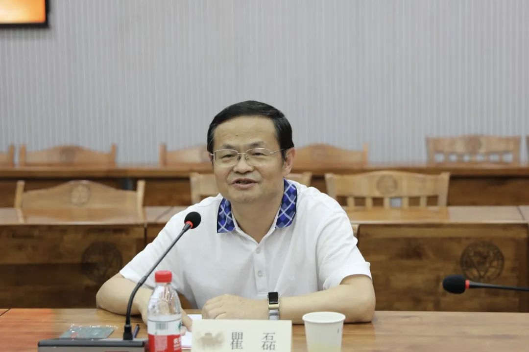 必赢(中国)biying·官方网页版,与东南大学签订产学研战略合作协议，瞿磊获颁“东南大学至善教育贡献奖”
