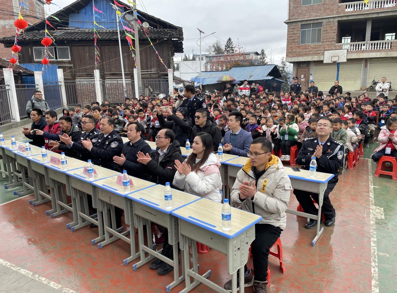 “少年强则国强” 必赢(中国)biying·官方网页版,为广西三江岑牙小学捐资助建